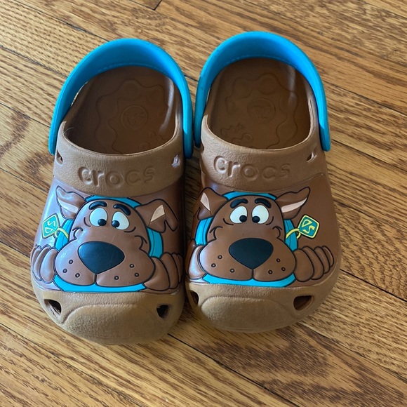 Scooby-Doo Crocs - Picture 1 of 12
